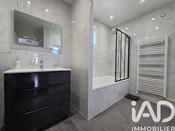 Maison à vendre 5 pièces 101 m² Saint-Fargeau-Ponthierry