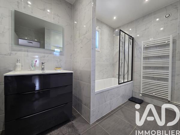 Maison à vendre 5 pièces 101 m² Saint-Fargeau-Ponthierry