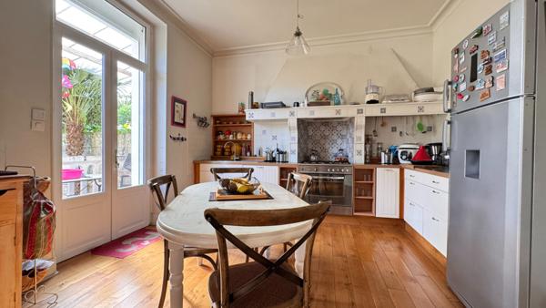 A VENDRE QUARTIER VESONE A PERIGUEUX  CHARMANTE MAISON DE VILLE