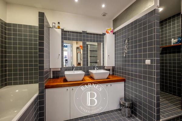 Asnières-sur-Seine, Maison 3 Chambres -  241 m² à vendre