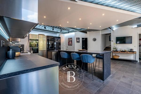 Asnières-sur-Seine, Maison 3 Chambres -  241 m² à vendre