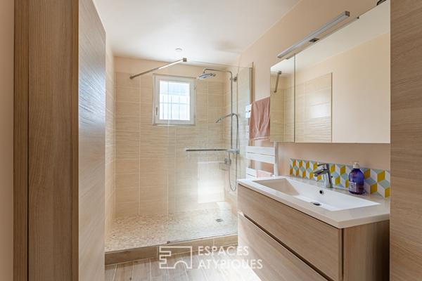 Maison en bord de Seine avec terrasses et jardin bucolique