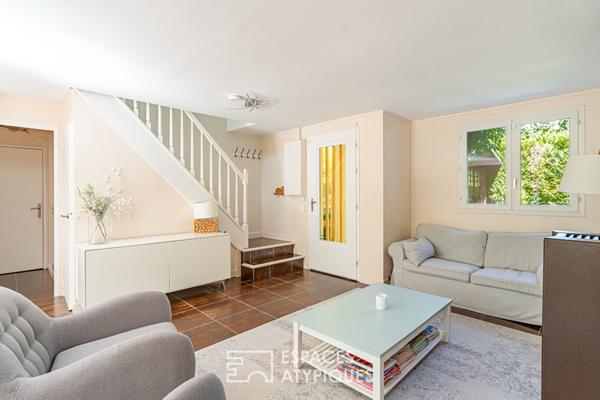 Maison en bord de Seine avec terrasses et jardin bucolique