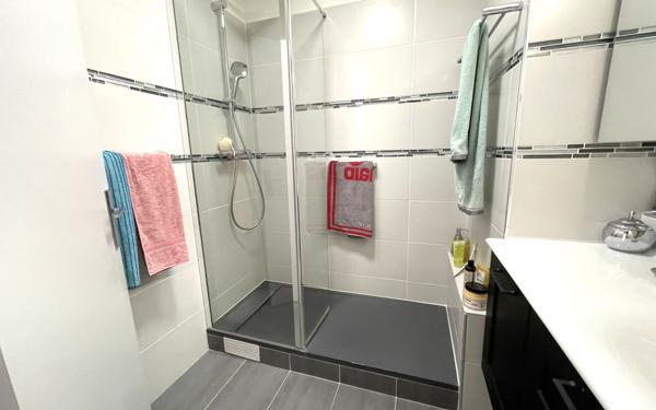 Appartement à vendre    3 pièces • 72 m2 Le Pré-Saint-Gervais