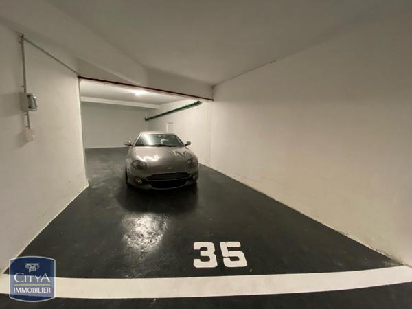 Location parking Toulon (83)