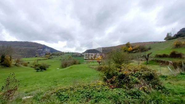 Maison Oncieu avec garage et jardin
