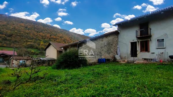 Maison Oncieu avec garage et jardin