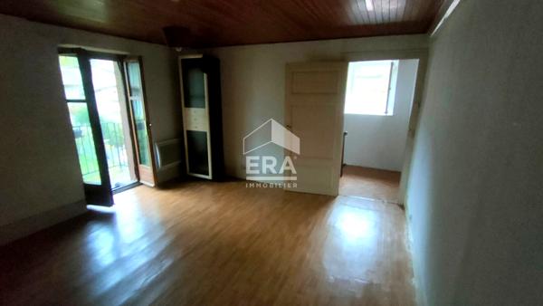 Maison Oncieu avec garage et jardin