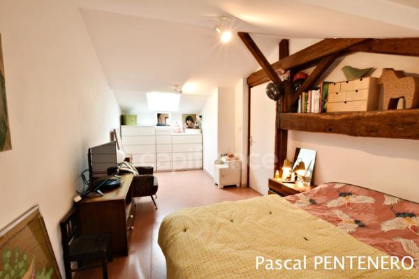 Appartement T3 dans maison de village, au cœur de Villars Les Dombes