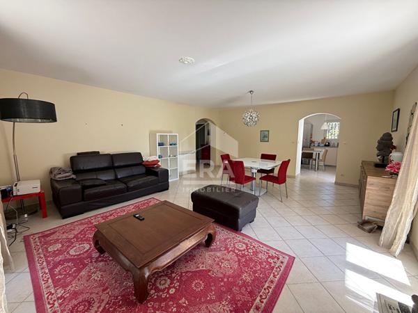 A VENDRE 13120 GARDANNE MAISON DE PLAIN PIED DE TYPE 4 DE 93 M2 TERRAIN 500M2 PISCINE ET GARAGE