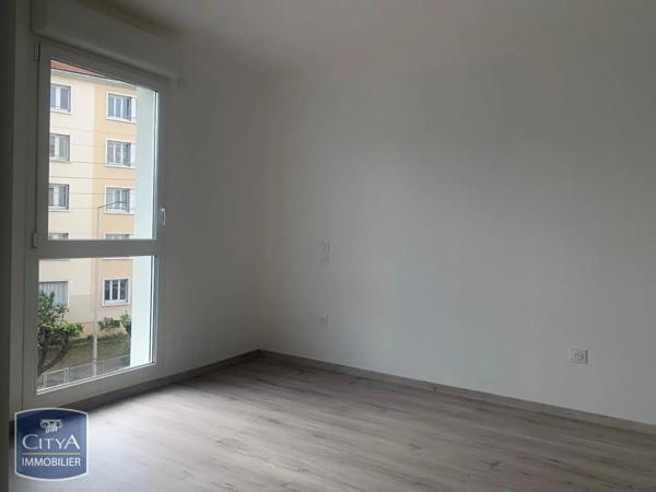 Appartement à louer 2 pièces 35.79m² Clermont-Ferrand (63000)