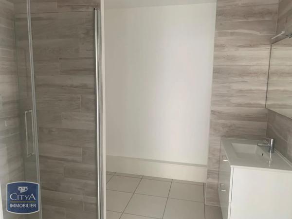 Appartement à louer 2 pièces 35.79m² Clermont-Ferrand (63000)