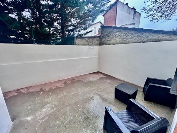 Appartement Le Bourget STUDIO 17.46 m2 surface habitable - 30 m2 surface utile