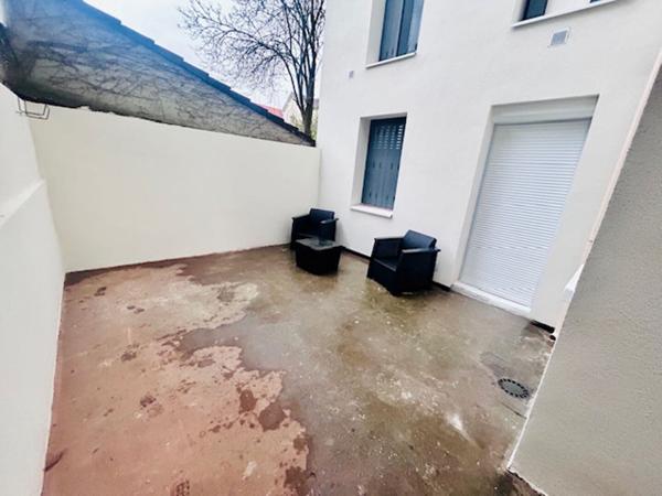 Appartement Le Bourget STUDIO 17.46 m2 surface habitable - 30 m2 surface utile