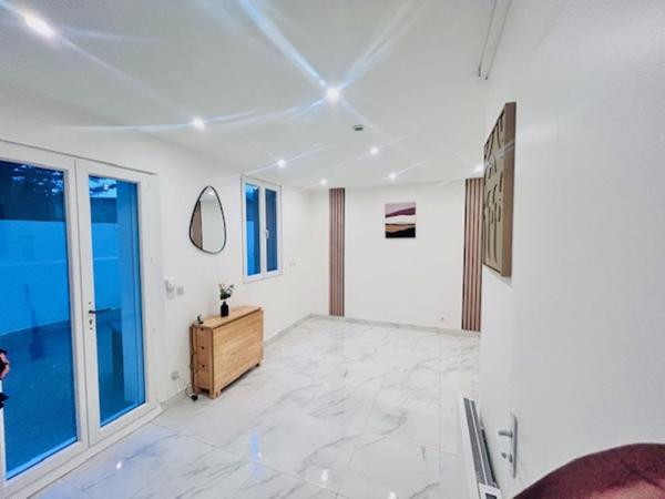 Appartement Le Bourget STUDIO 17.46 m2 surface habitable - 30 m2 surface utile