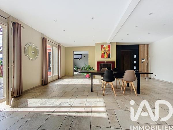 Maison à vendre 8 pièces 218 m² Charly