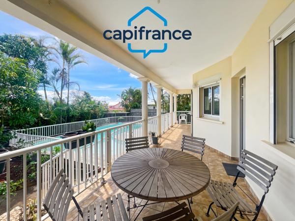 Villa T8 de plus de 200m² avec piscine à vendre SAINTE SUZANNE (974)