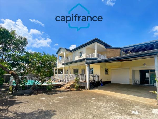 Villa T8 de plus de 200m² avec piscine à vendre SAINTE SUZANNE (974)