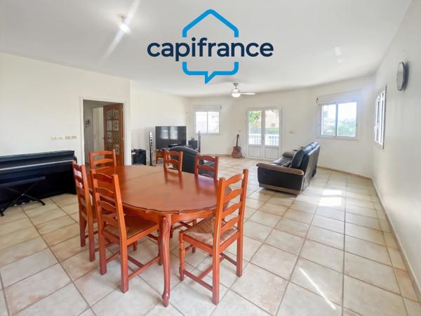 Villa T8 de plus de 200m² avec piscine à vendre SAINTE SUZANNE (974)