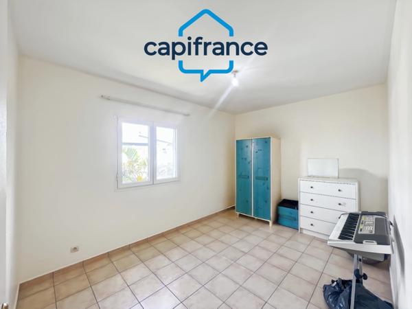 Villa T8 de plus de 200m² avec piscine à vendre SAINTE SUZANNE (974)