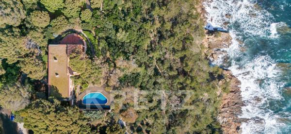 Cap Bénat - Première ligne - Villa à rénover