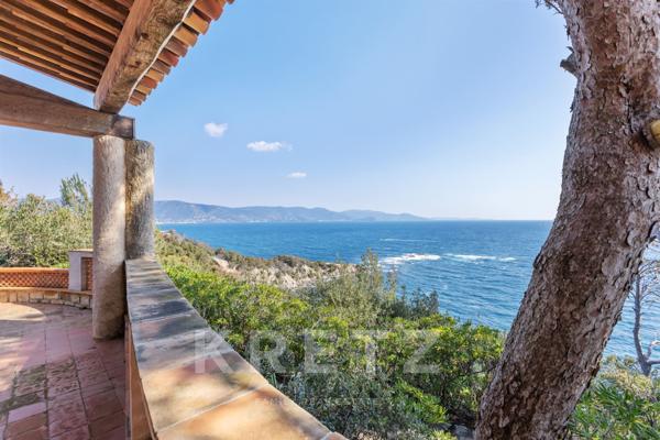 Cap Bénat - Première ligne - Villa à rénover