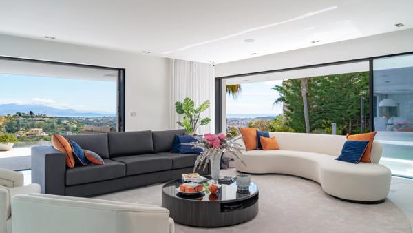 Villa contemporaine avec magnifique vue mer
