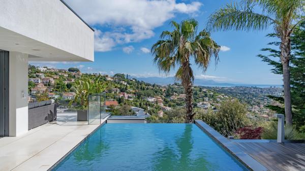 Villa contemporaine avec magnifique vue mer