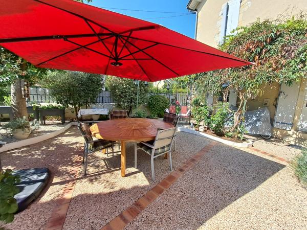 Belle Maison de Ville avec Jardinet et Dépendance à Condom