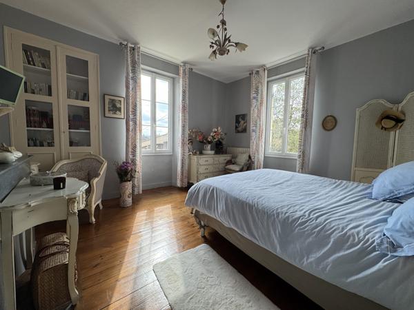 Belle Maison de Ville avec Jardinet et Dépendance à Condom