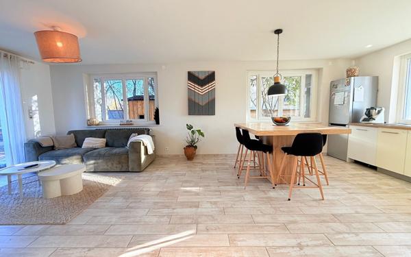 Maison à vendre    5 pièces •  Le Passage