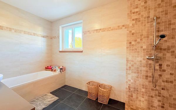 Maison à vendre    5 pièces •  Le Passage