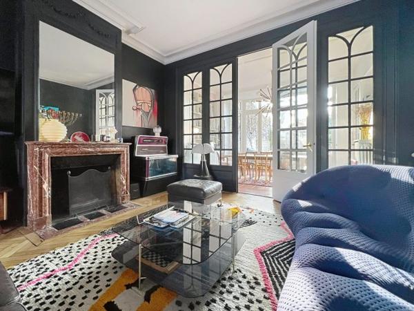 Maison mitoyenne 2 côtés La Madeleine Secteur La Madeleine 214 m²