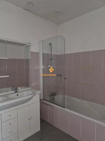Vente                                                      Maison
                        
                                         631 m2                     à Tarbes