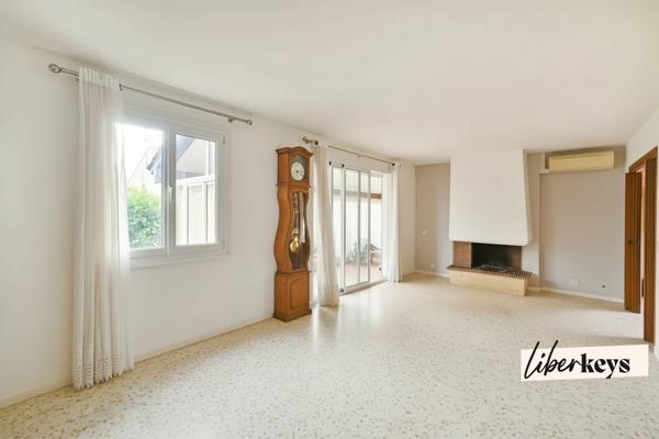 GARONS- MAISON PLAIN PIED - 2 CHAMBRES- VERANDA- GARAGE