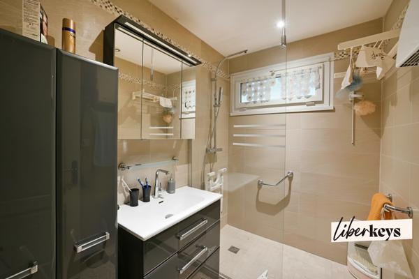 GARONS- MAISON PLAIN PIED - 2 CHAMBRES- VERANDA- GARAGE