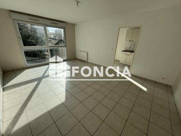 Location Appartement 3 pièces 62.09 m² - 294 RUE PAUL BERT Lyon 69003