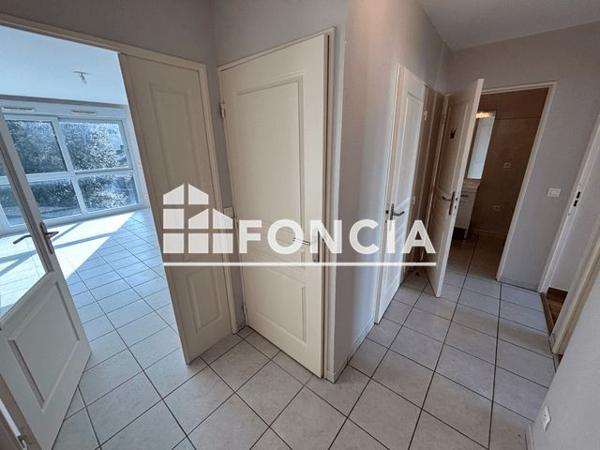 Location Appartement 3 pièces 62.09 m² - 294 RUE PAUL BERT Lyon 69003