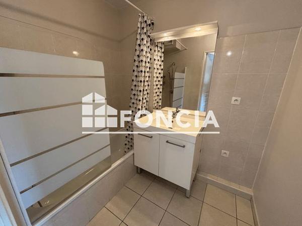 Location Appartement 3 pièces 62.09 m² - 294 RUE PAUL BERT Lyon 69003