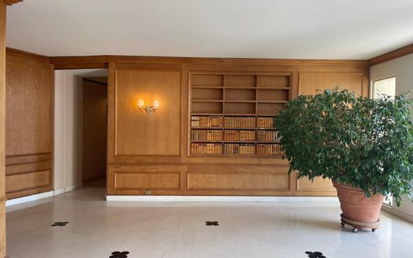 Appartement à vendre    2 pièces • 60,50 m2 Nice