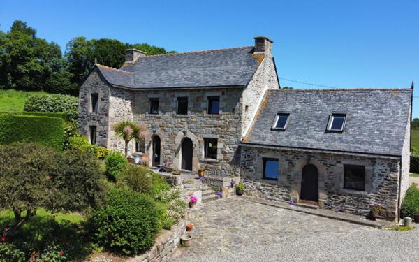 Maison à vendre    7 pièces •  Lanmeur