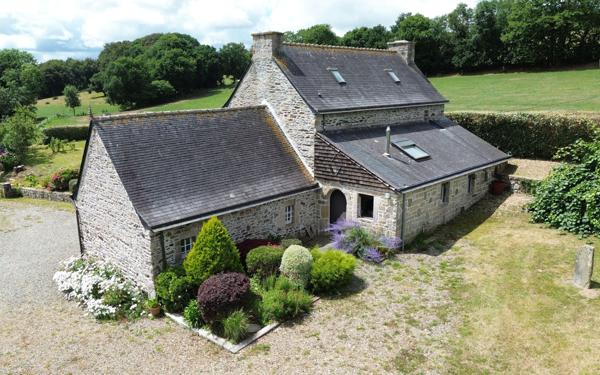 Maison à vendre    7 pièces •  Lanmeur