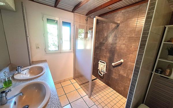 Maison à vendre    7 pièces •  Lanmeur