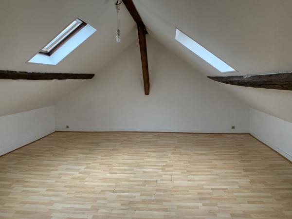Appartement
                                                                                                                                                                                                                                                                                                                        1 pièce(s)                                                                                                                                                                                                                                                                                                                              18.76  m²