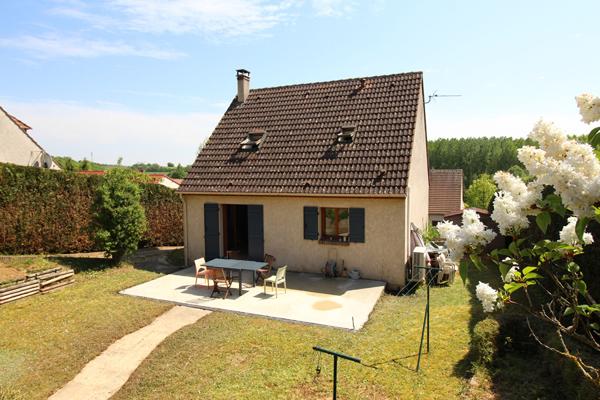 Maison 4 chambres sur sous-sol avec jardin proche MAINTENON
