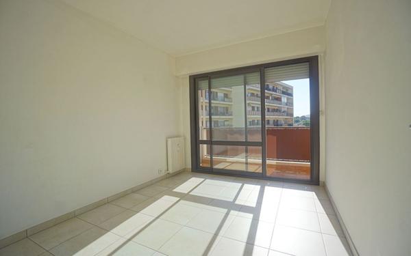 Appartement à louer    3 pièces •  Le Cannet