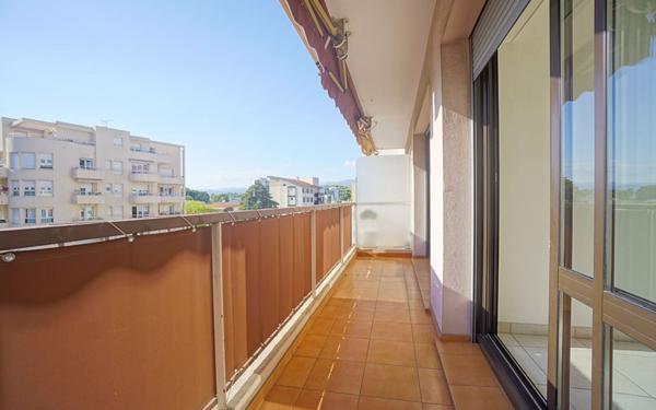 Appartement à louer    3 pièces •  Le Cannet