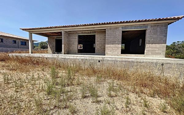 Maison à vendre    4 pièces •  Zonza