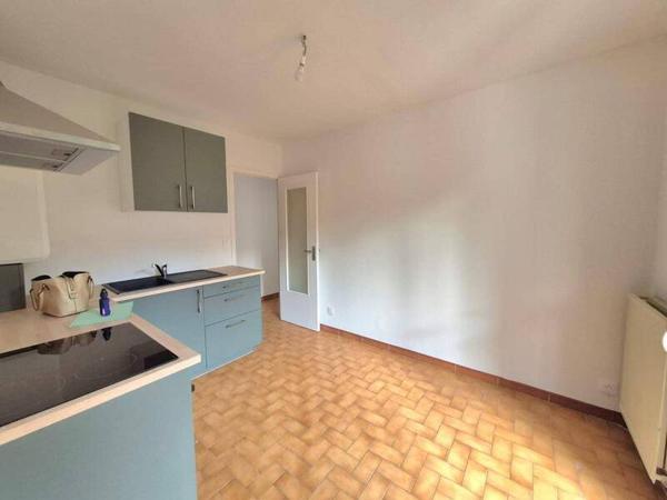 Appartement 2 pièces                                        - 42330 Saint-Galmier Réf : 12977
