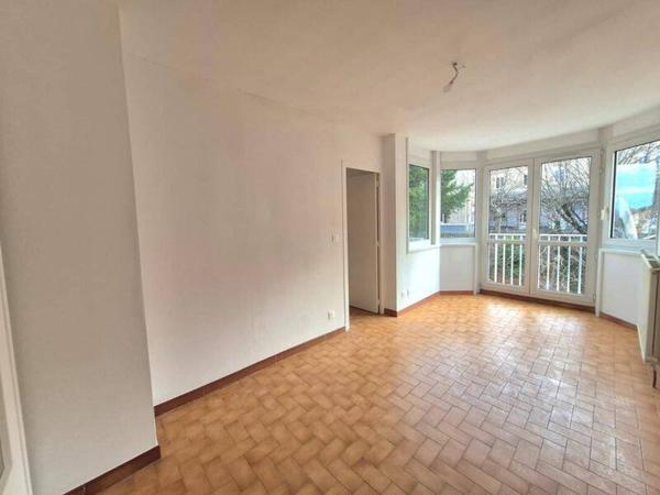 Appartement 2 pièces                                        - 42330 Saint-Galmier Réf : 12977